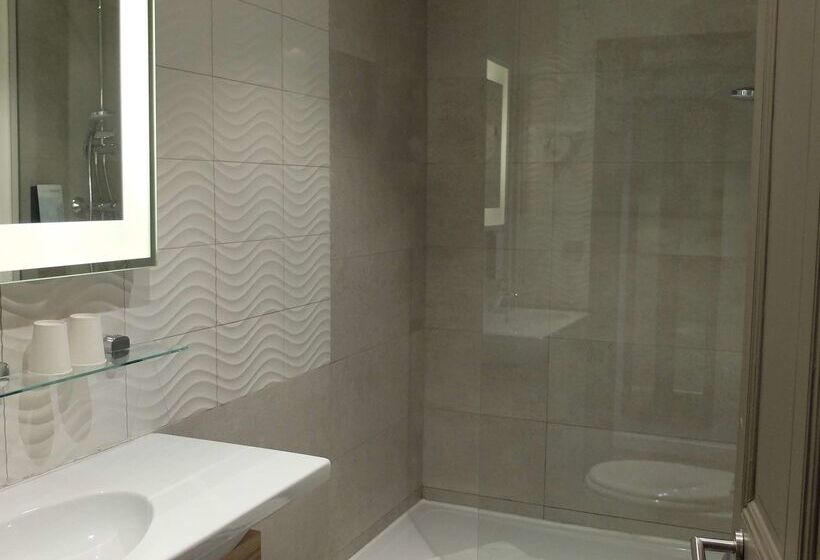 ホテル Campanile Annecy Centre Gare