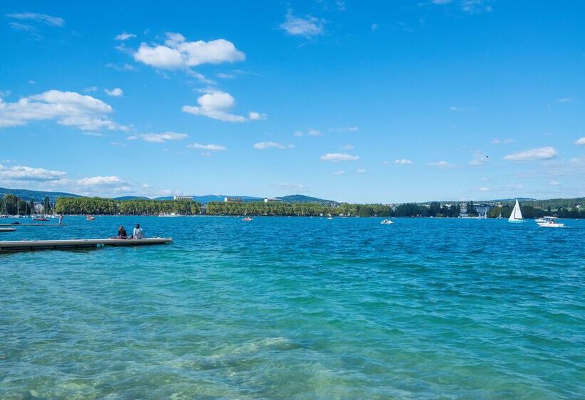 ホテル Campanile Annecy Centre Gare