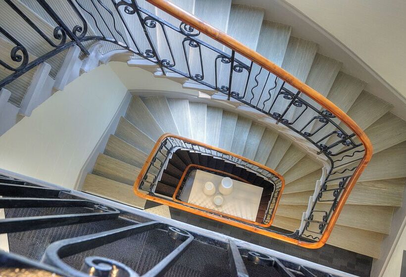 ホテル Campanile Annecy Centre Gare