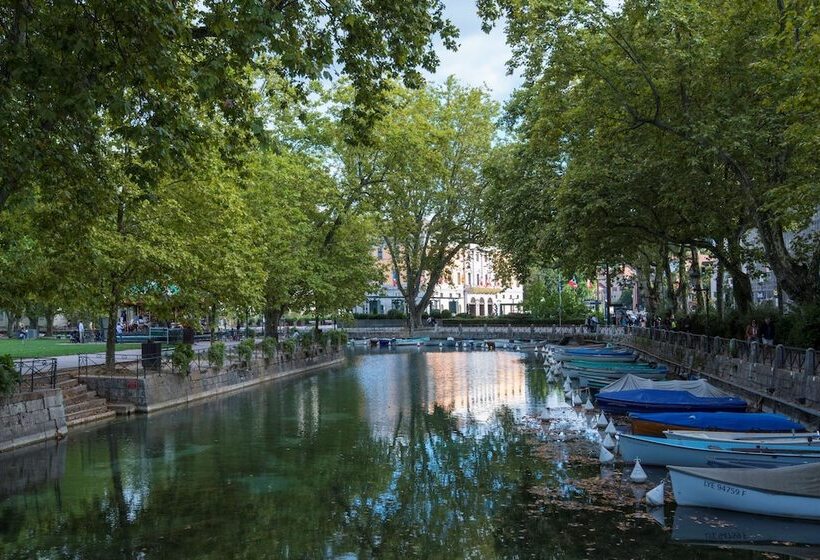 ホテル Campanile Annecy Centre Gare