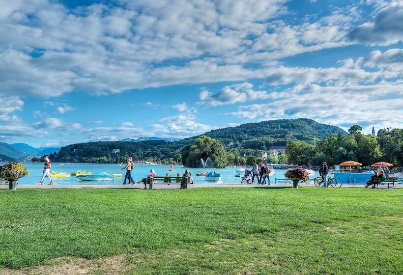 ホテル Campanile Annecy Centre Gare