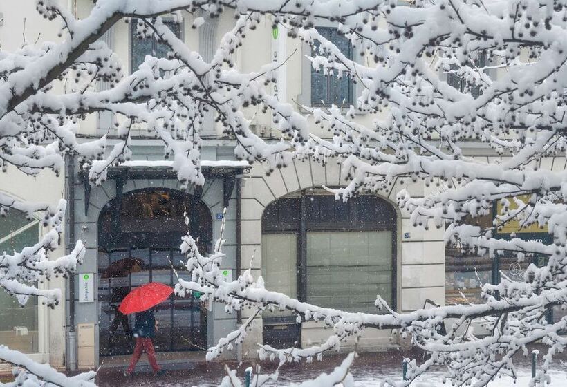 ホテル Campanile Annecy Centre Gare