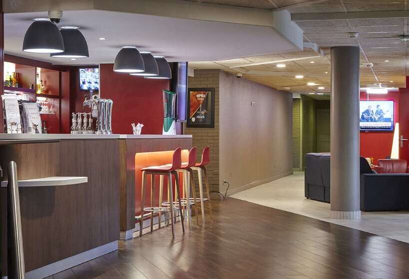 호텔 Campanile Argenteuil