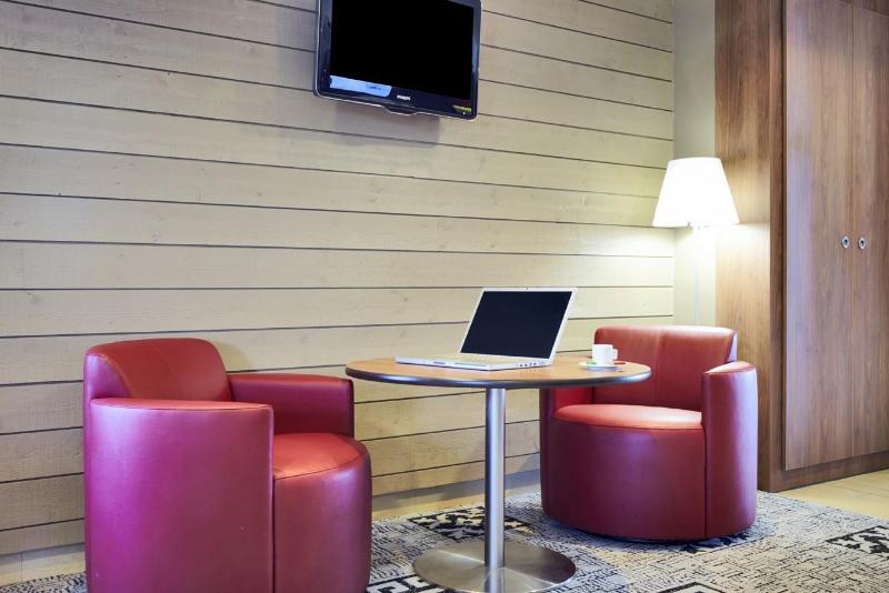 فندق Campanile Auxerre  Moneteau