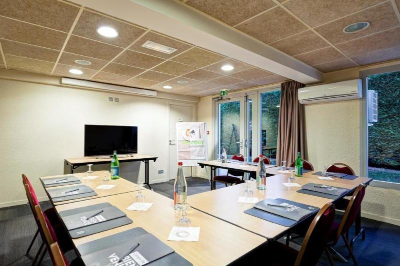 Отель Campanile Genève   Ferney Voltaire