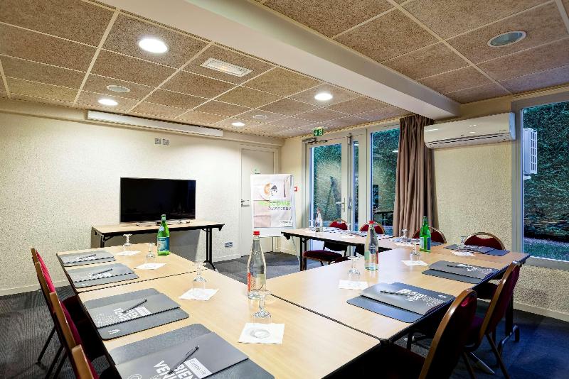 Отель Campanile Genève   Ferney Voltaire