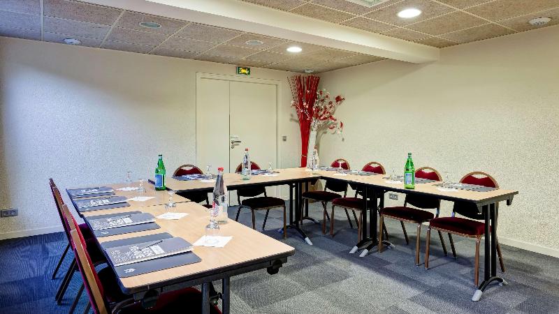 Отель Campanile Genève   Ferney Voltaire