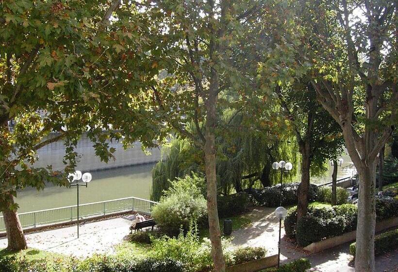 فندق De La Jatte