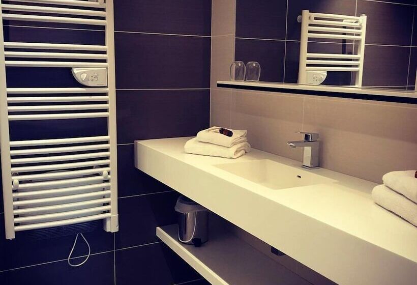 Отель De La Paix