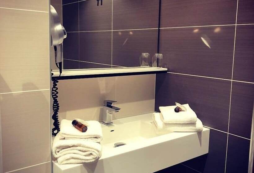 Отель De La Paix