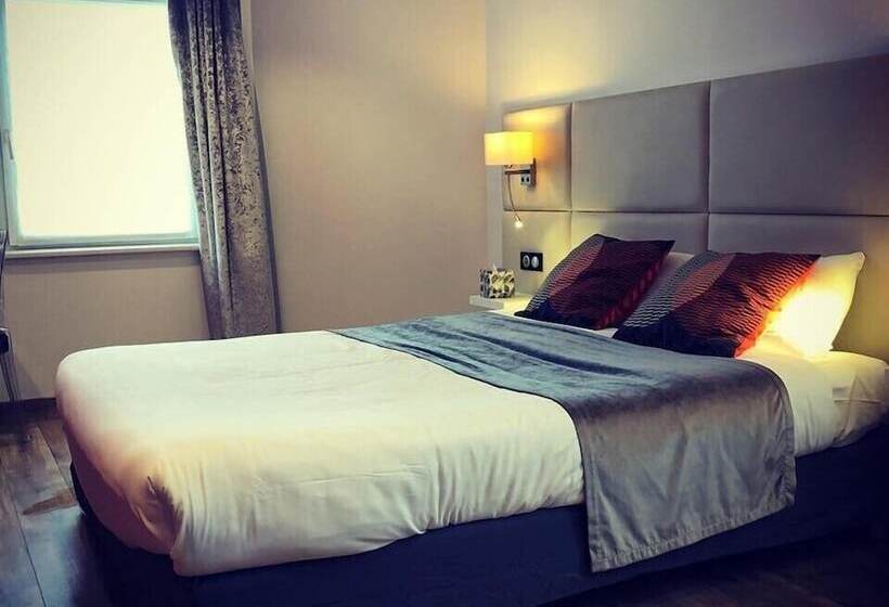 Отель De La Paix