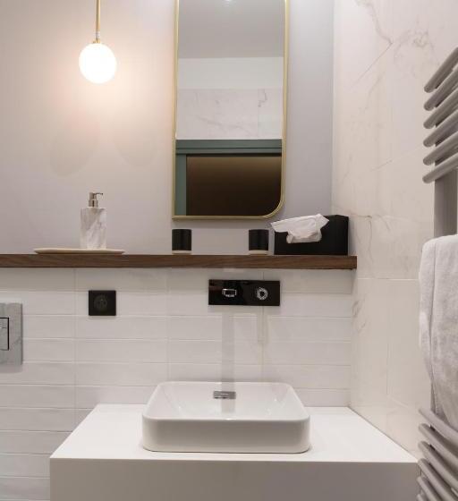 فندق De La Poste