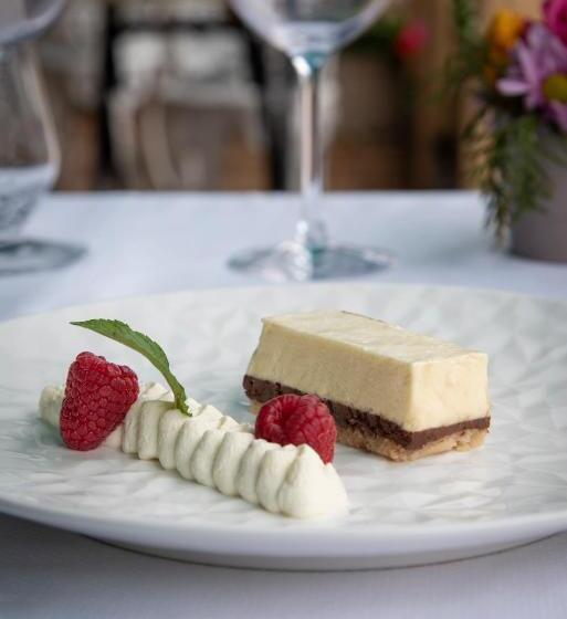 فندق De La Poste