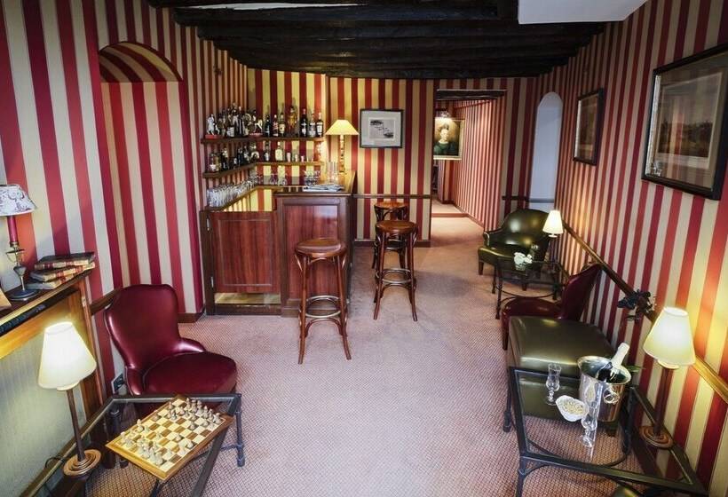 Отель Hôtel La Résidence Du Berry