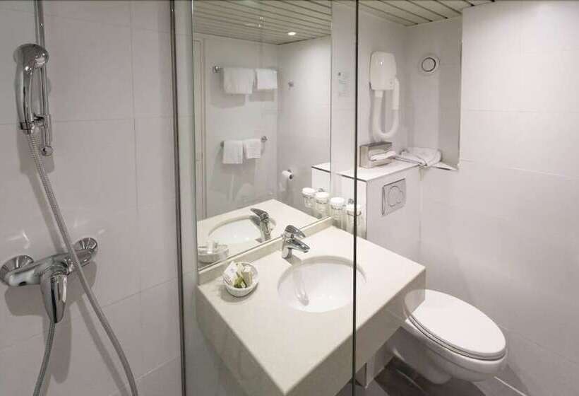 Отель Hôtel La Résidence Du Berry