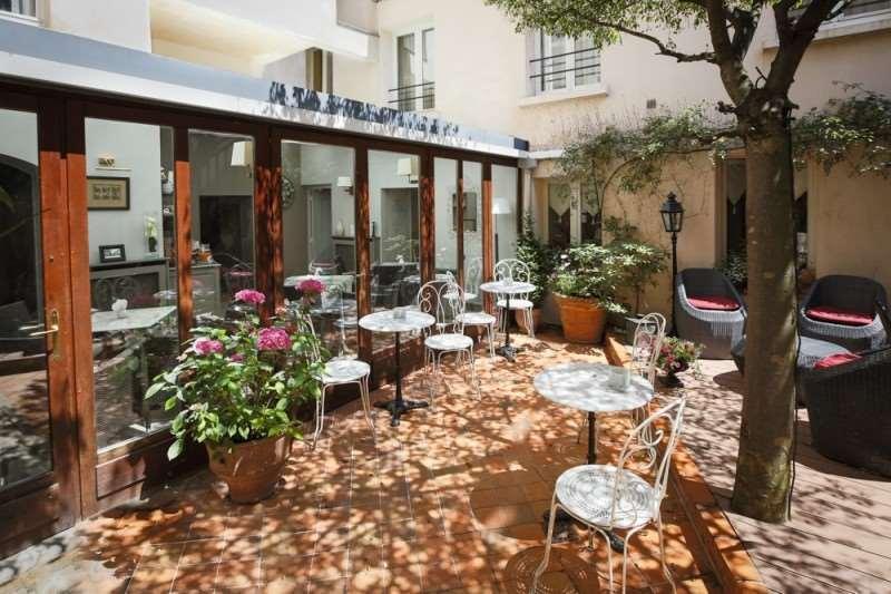 Отель Hôtel La Résidence Du Berry