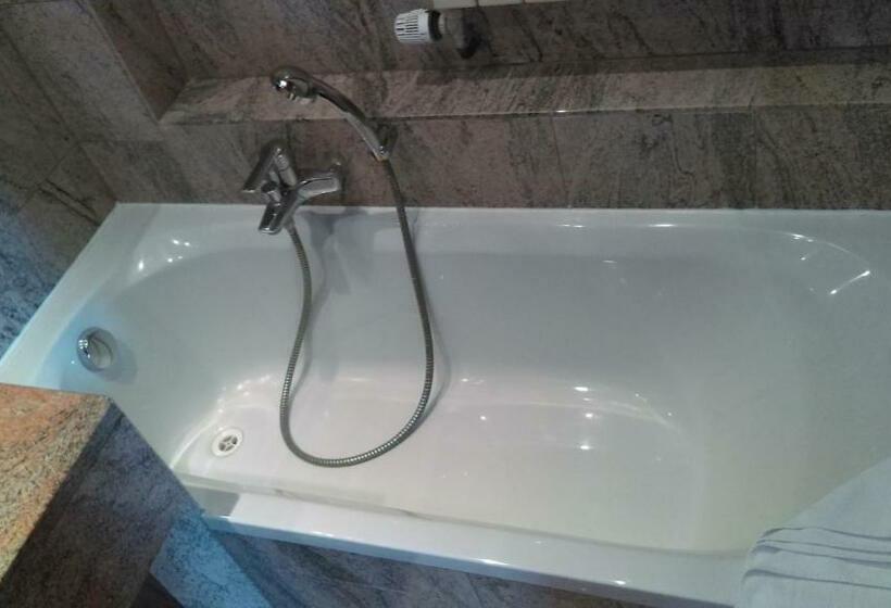 فندق De L'orangerie