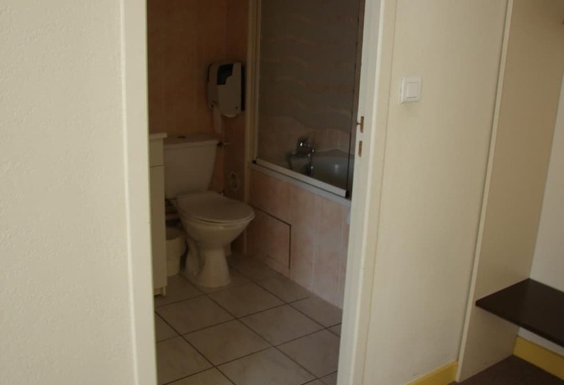 Отель De Paris Et Des Voyageurs