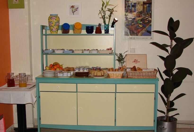 Отель De Paris Et Des Voyageurs