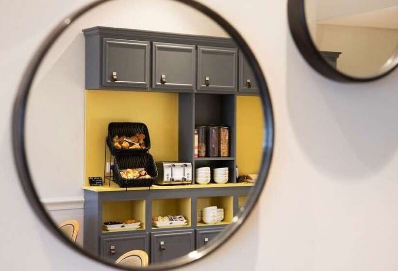 ホテル A L Hôtel Des Roys