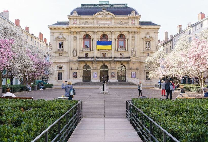 Отель Du Theatre