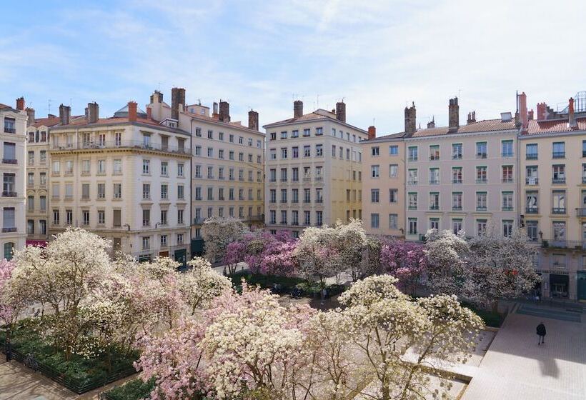 Отель Du Theatre