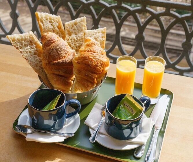 Отель Du Theatre