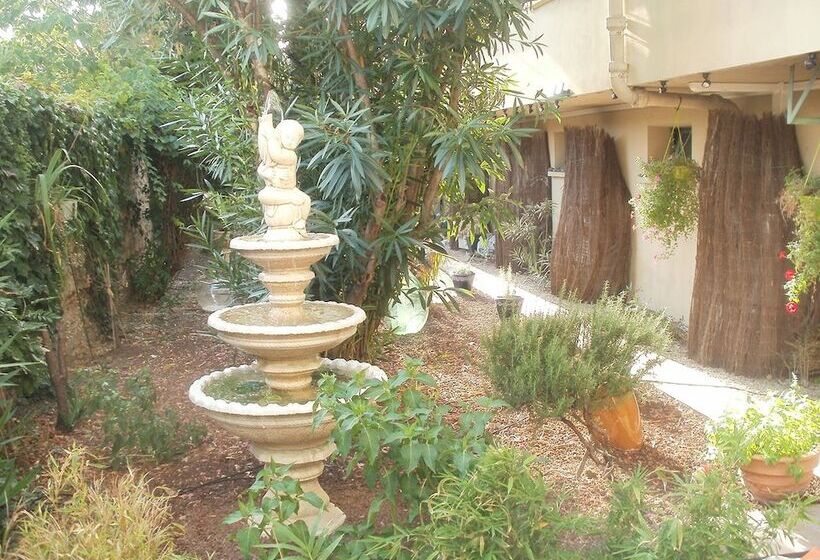 בית מלון כפרי Du Tricastin