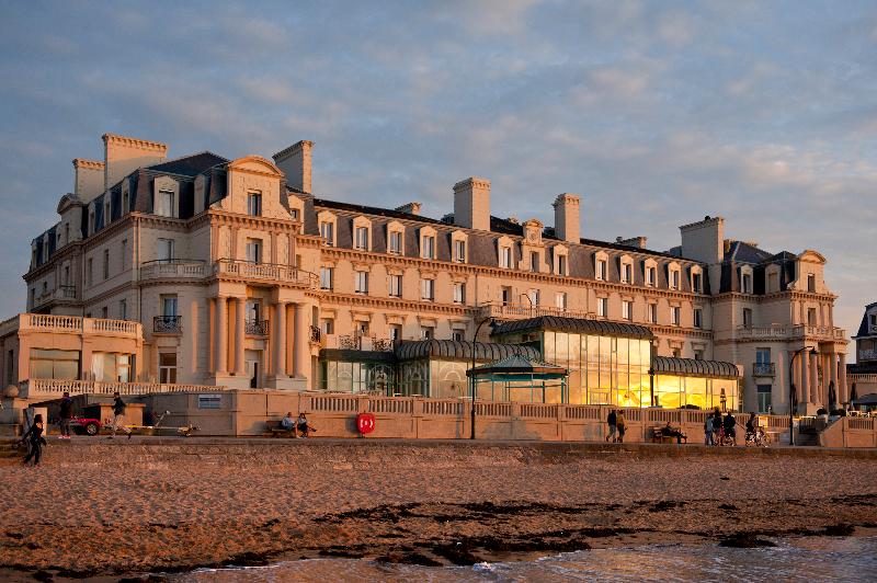 호텔 Grand Hôtel Des Thermes