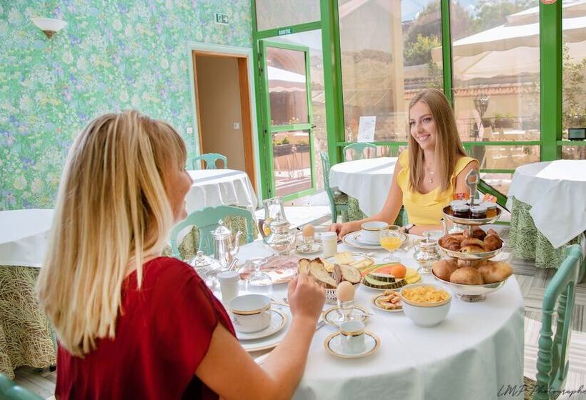 هتل Grand Hôtel Des Templiers