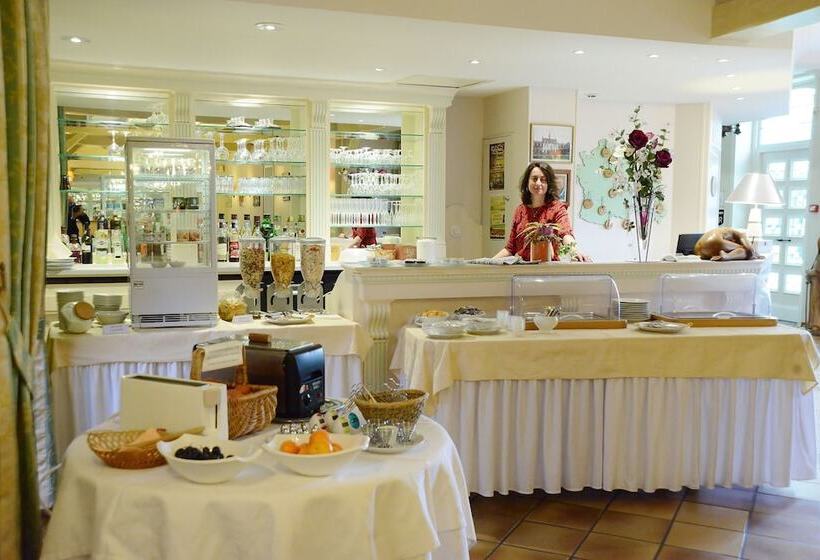 ホテル Logis   Hostellerie & Restaurant Saint Louis