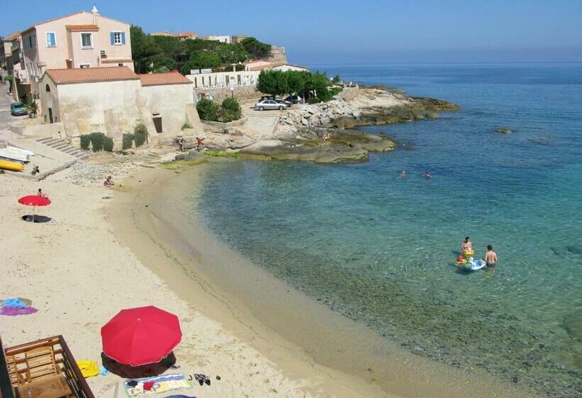 فندق Hôtel De La Plage Les Arcades
