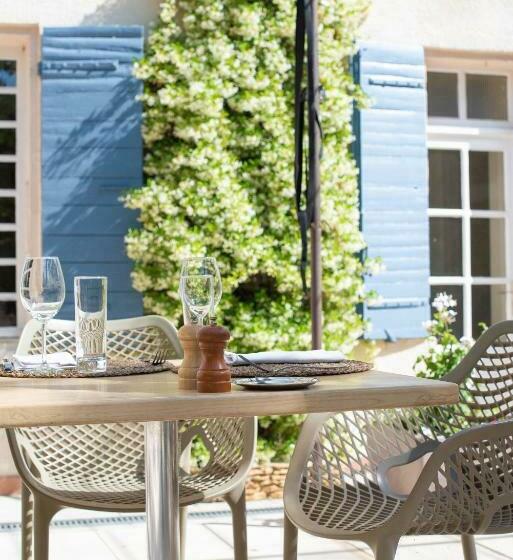 فندق Hôtel Montmirail