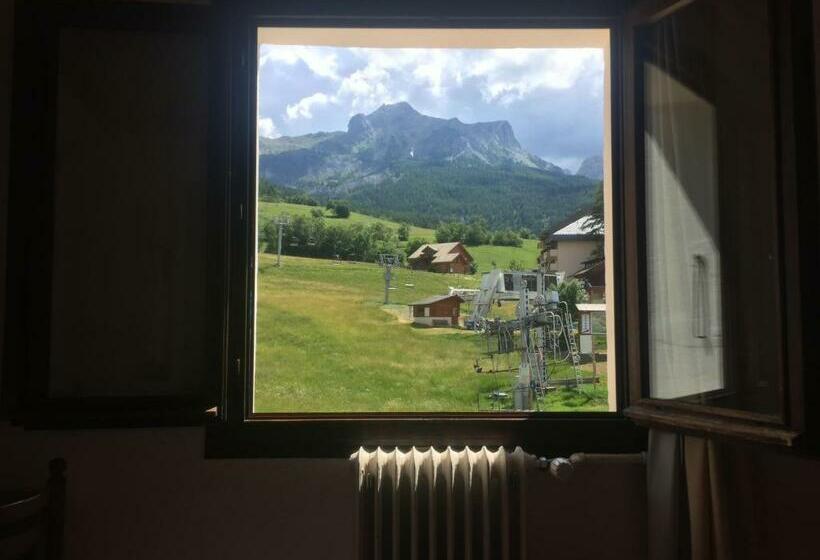 호텔 Hôtel Soleil Des Neiges