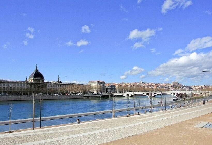 هتل Ibis Lyon Centre