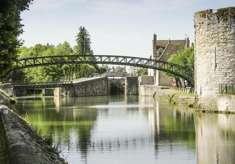 فندق Ibis Montargis