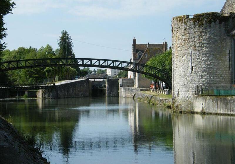 فندق Ibis Montargis