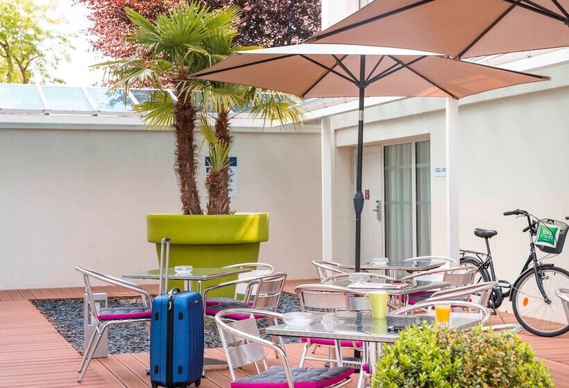 Отель Ibis Styles Saumur Gare Centre