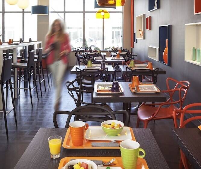 Отель Ibis Styles Saumur Gare Centre