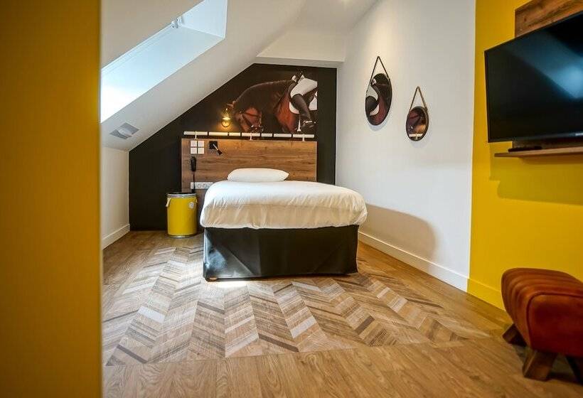 Отель Ibis Styles Saumur Gare Centre