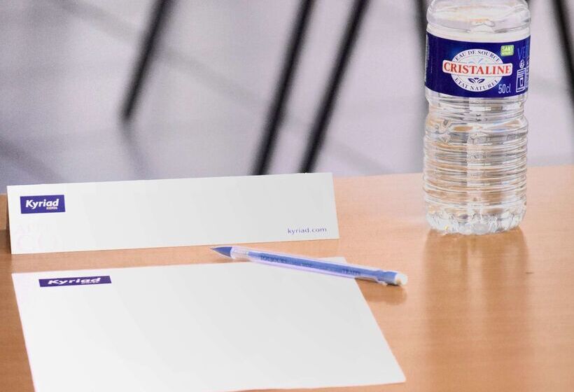 Отель Kyriad Grenoble Centre