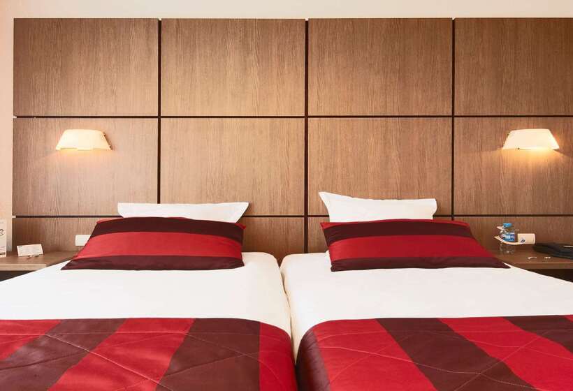 Отель Kyriad Grenoble Centre