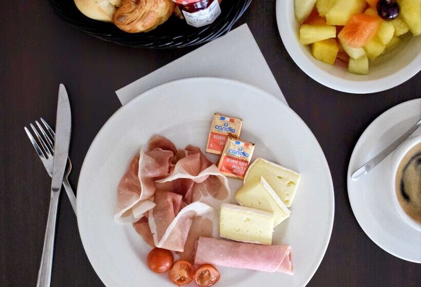 Отель Kyriad Grenoble Centre