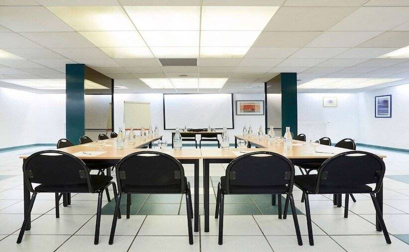 Отель Kyriad Grenoble Centre