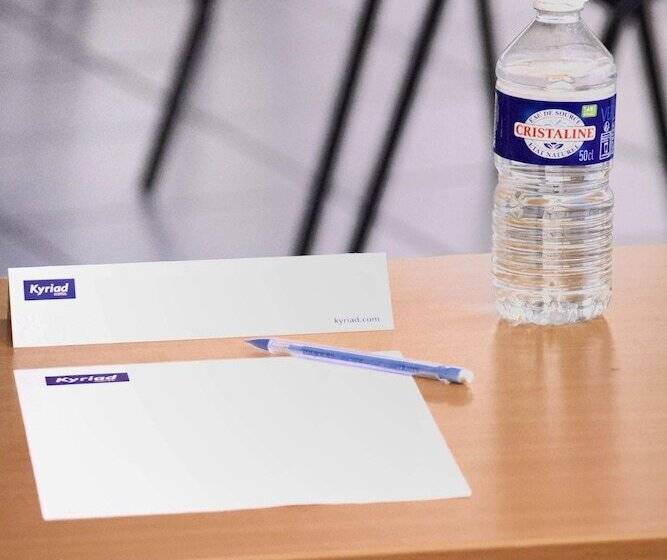 Отель Kyriad Grenoble Centre