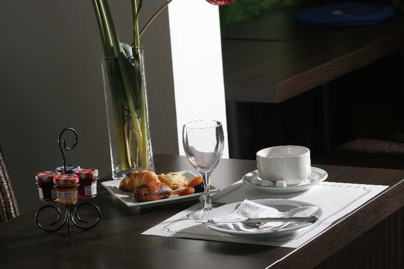 ホテル Kyriad Grenoble Centre