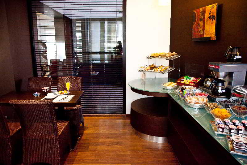 Отель Kyriad Grenoble Centre