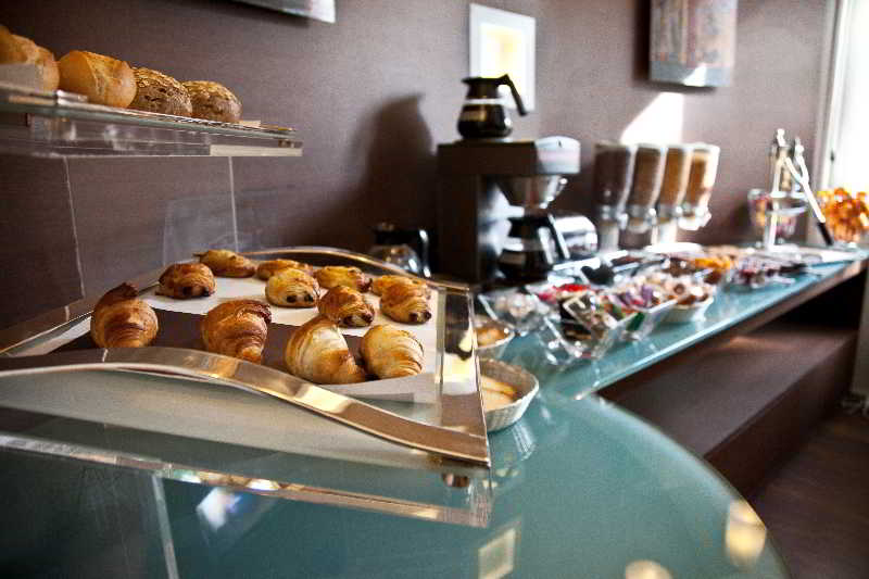 Отель Kyriad Grenoble Centre