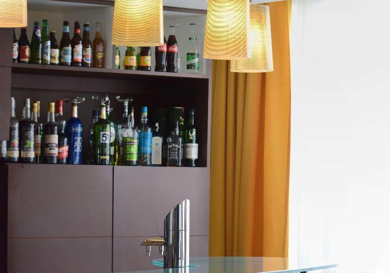 Отель Kyriad Grenoble Centre