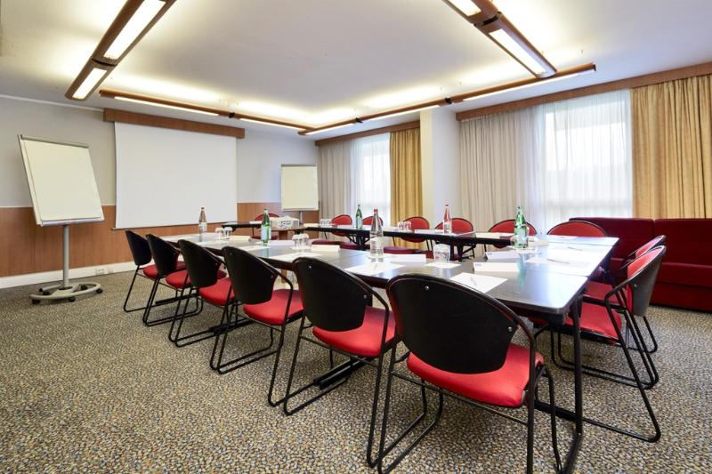 فندق Kyriad Montchanin Le Creusot